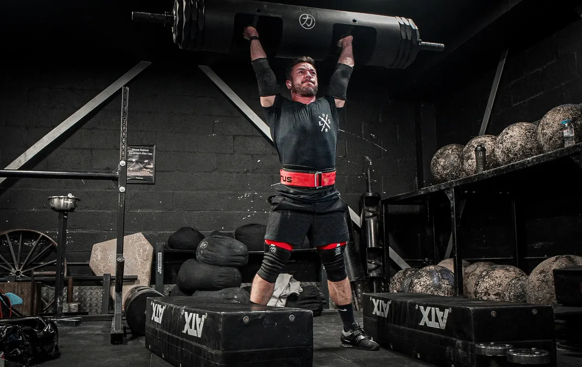 Log press training
